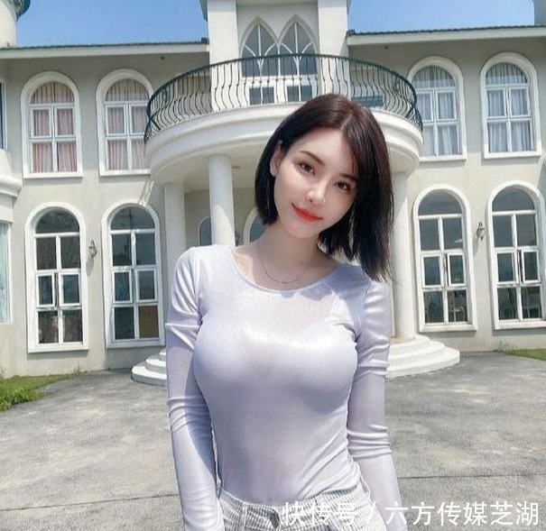 小姐姐太美了，迷人的笑容令人心动