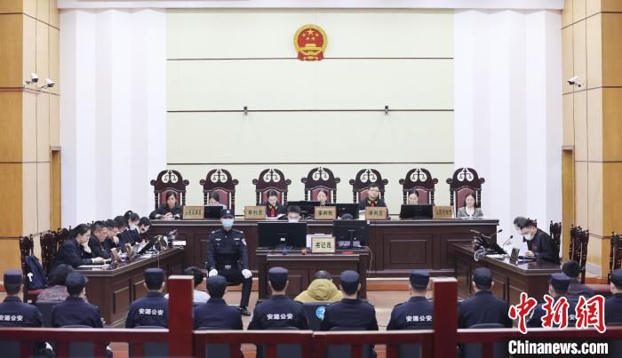 “豫章书院案”异地重审开庭：新罪名线索被提出 被告人当庭道歉