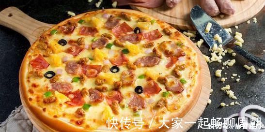 早餐|自制披萨，想吃啥料就放啥料，比面包做法更简单，还能做早餐