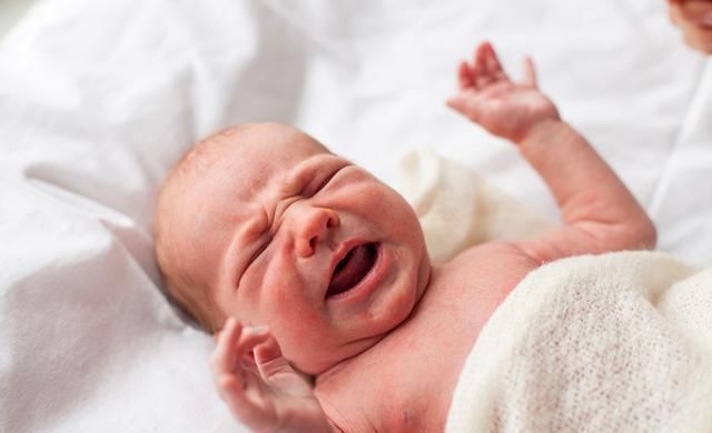 弄出来|“就是你把我弄出来的”宝宝出生时脸太臭,医生都被盯毛了