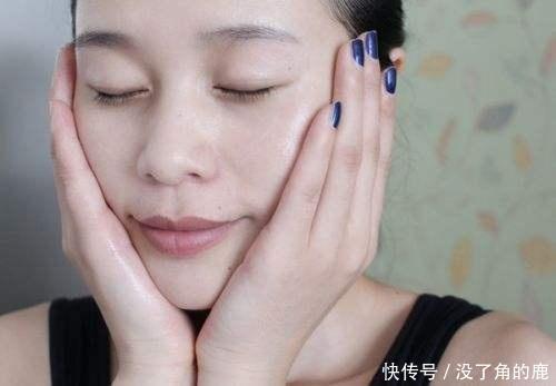 女生|敷面膜的3个坏习惯,女生万万要改掉,浪费面膜就算了,还伤脸!