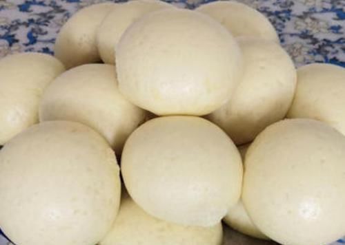 蒸馒头用酵母已经过时了,换成这种做法,馒头又香又白还筋道好吃