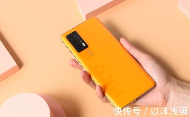 redmi|截至2021年9月，2000档“热度”较高的4款手机，跟风买错误率低