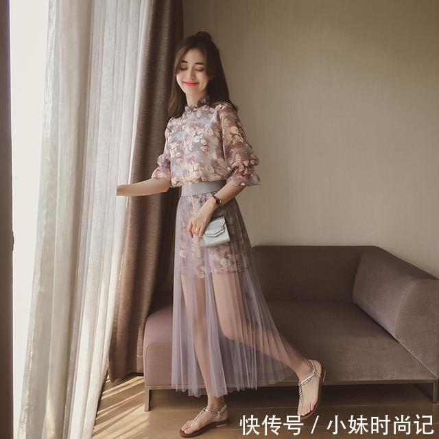 吊带连衣裙 出游必备显高、显气质裙子,矮个子女生就这么穿