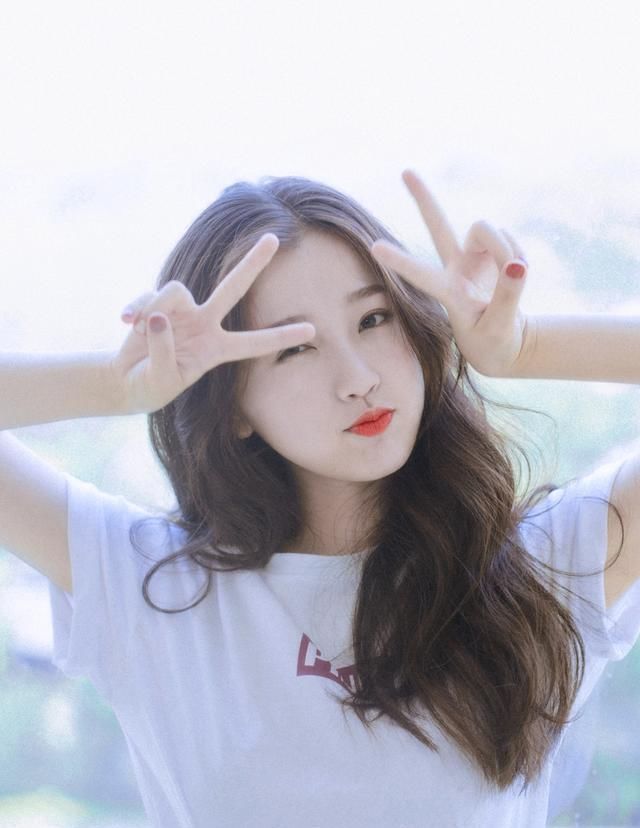 大眼睛|长相干净的女生,一般都会有这4特点,即使五官很一般男生也喜欢