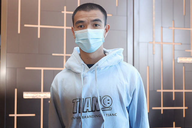 海港|补时绝平海港,泰山命真硬!球迷怒斥郝伟用人,莫队险致敬刘彬彬