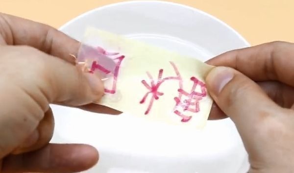 透明胶带放水里泡一泡，没想到有这个妙用，解决了很多人的烦恼