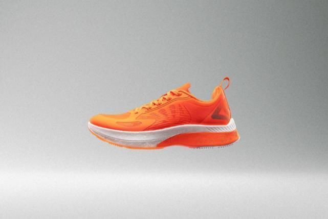 qu|五双国产“性价比王者”跑鞋推荐 !现在200块钱就能入手!