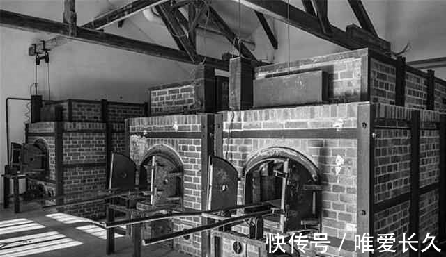 场门|火葬场门前一对联:“早来晚来早晚都来”,一看下联,这也太绝了