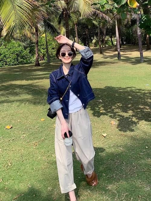 外套选择百搭款，任何人穿上都是好看的，轻松就能驾驭！