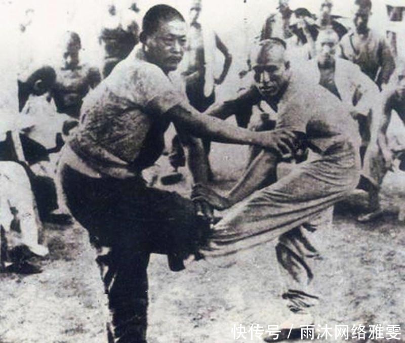 傻子|绝招“甩头一子”,能唱全本《探清水河》,晚清江湖奇人孟傻子