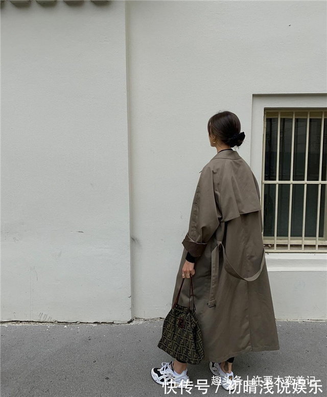 荧光粉 女人过了50岁，穿衣服都要远离这三种“大妈色”，老土又掉档次