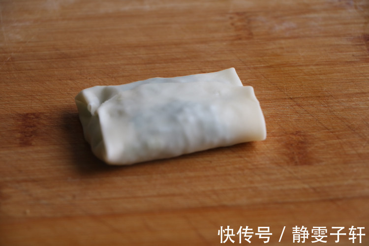 一把韭菜5斤饺子皮，做懒人早餐，比韭菜盒子好吃，一口气吃10个