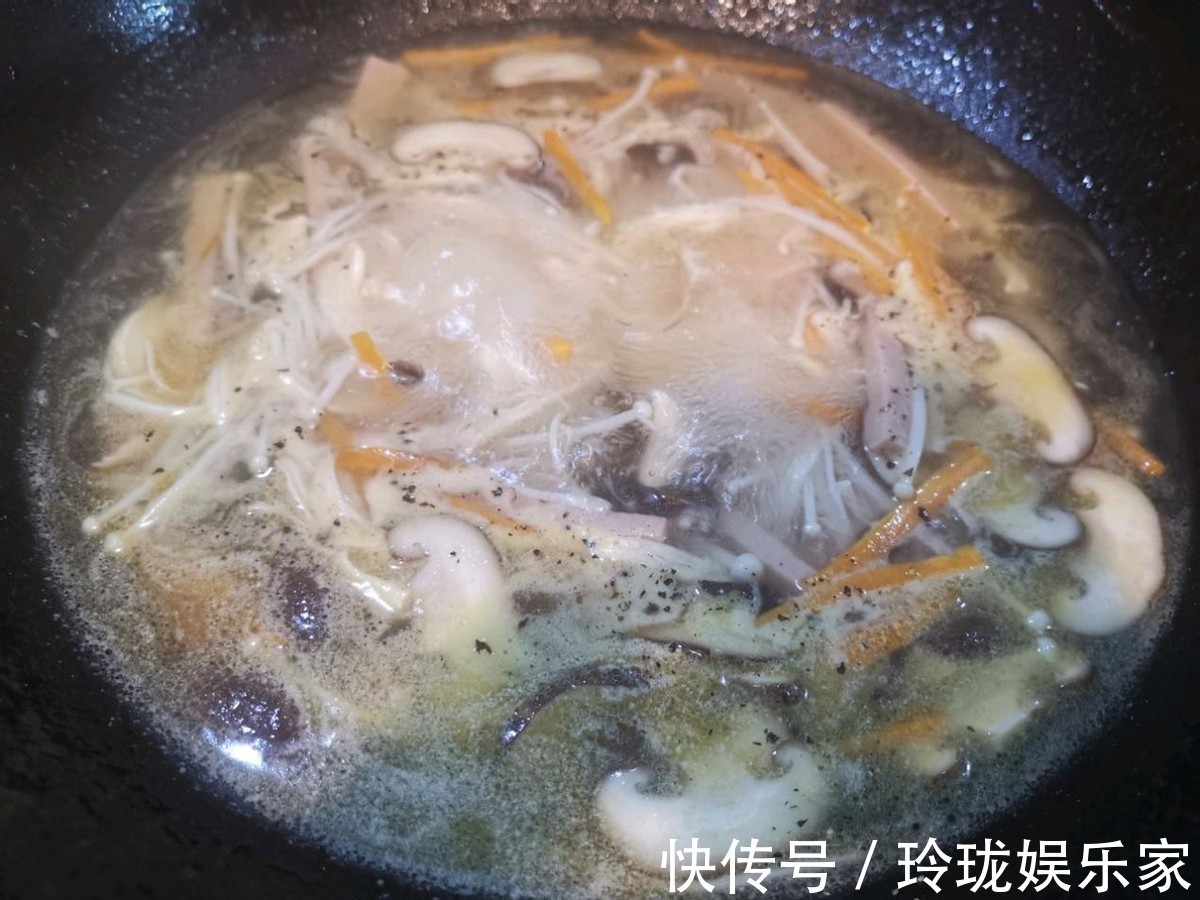 鲜辣汤|明星同款鲜辣汤,不仅美味还低脂,喝过的人都赞不绝口