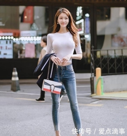 色牛仔裤|牛仔裤美女,完美彰显出女性优雅高贵的气质,焕发出不一样的气场
