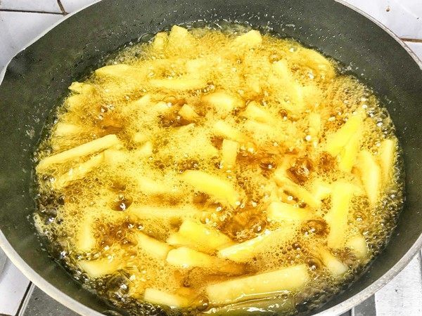 花几块钱买几个土豆,加两样调料,好吃到放不下筷子,越吃越想吃