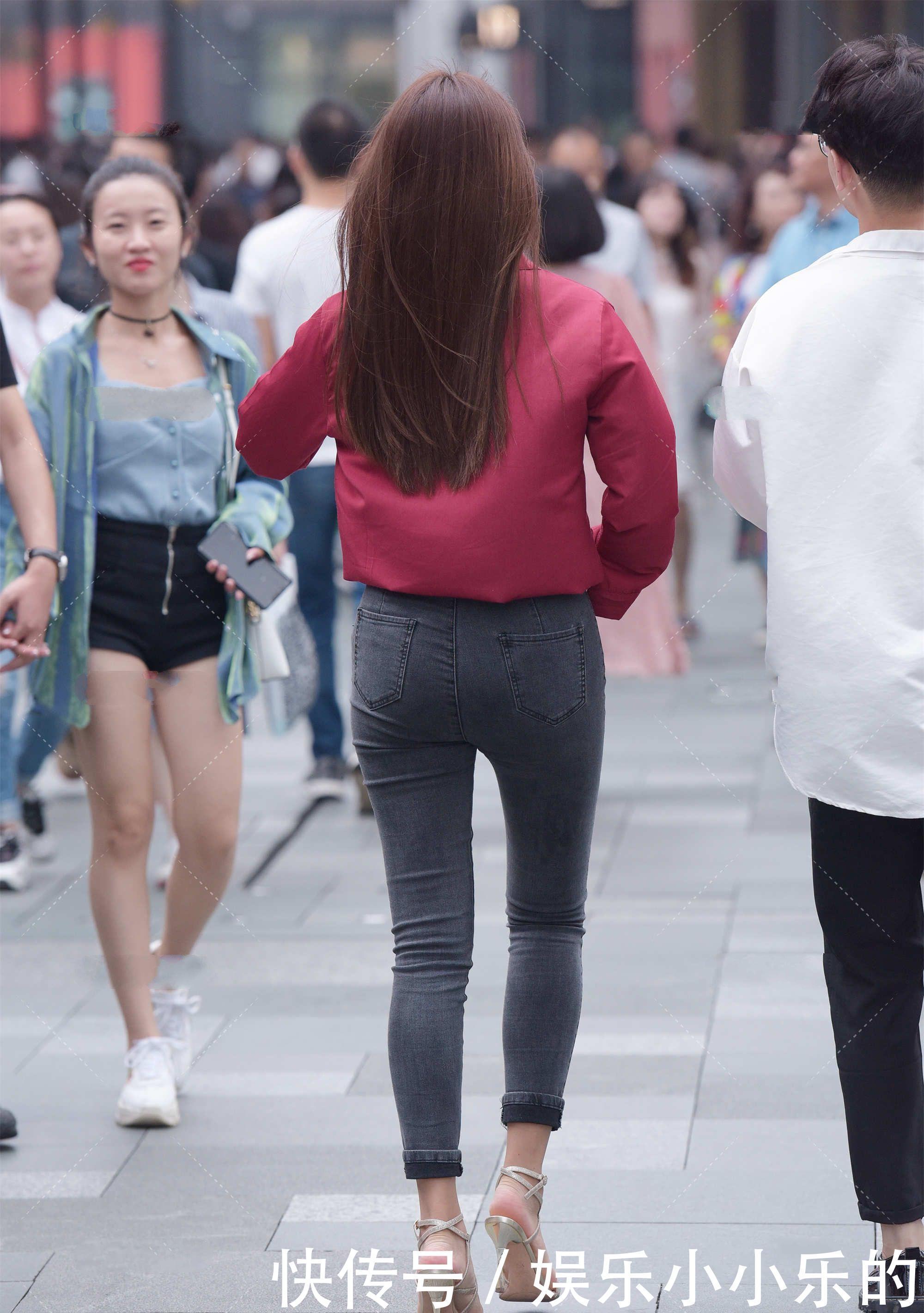 休闲|一款红色衬衣的加入，提升休闲穿搭的高级质感