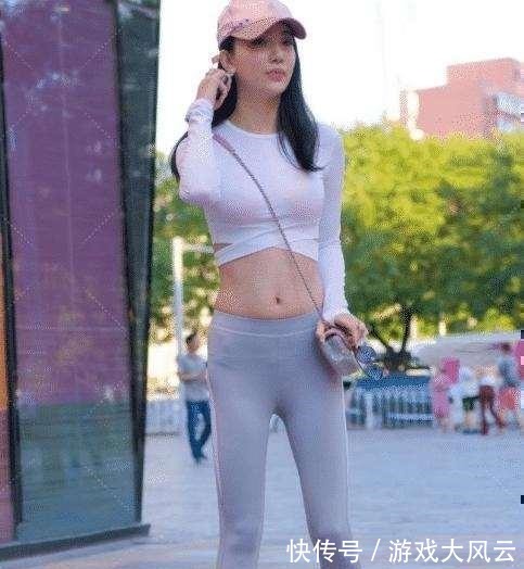 穿搭 光彩夺目的瑜伽裤穿搭尽显随性街头风,个性与气质并存,青春时尚!