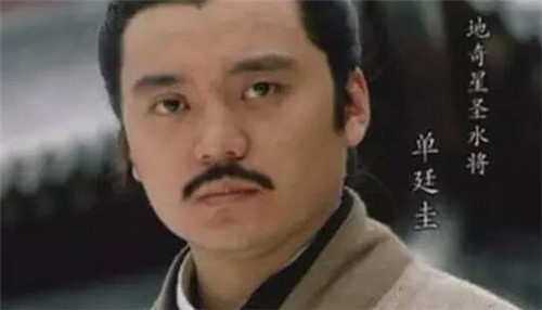 魏定国@2个看透宋江的好汉上山前身怀绝技，上山后却未曾施展过一次