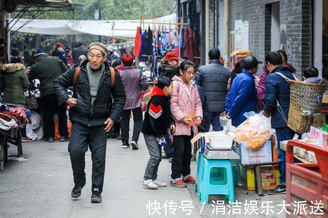 打铁器|谁说女子不如男，偏岩古镇除了全国闻名的女铁匠外还有个女修鞋匠