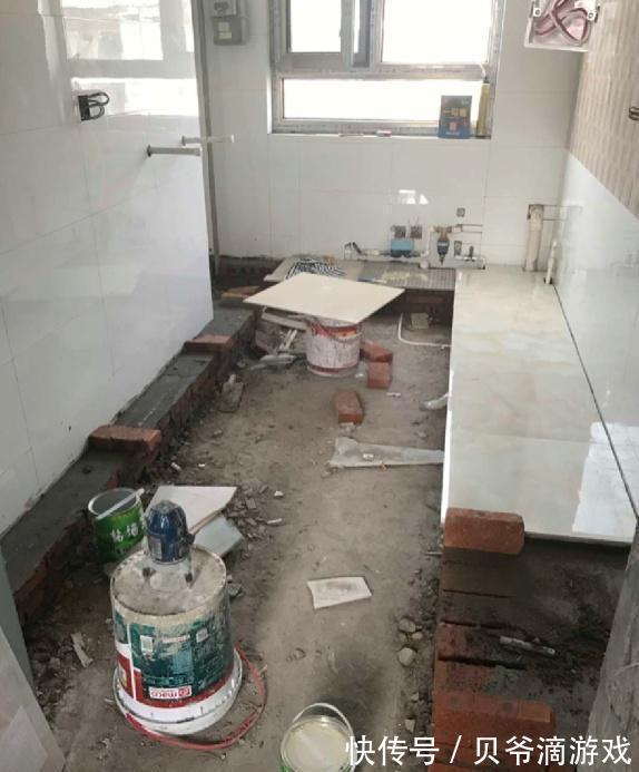 嵌入式|现在还有人砖砌橱柜?老土公婆非要弄,没想到装修完效果还不错