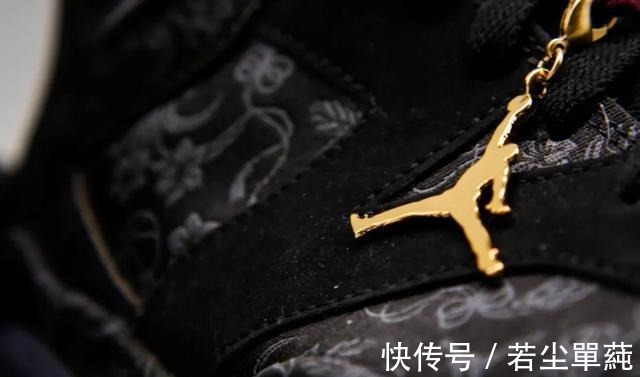 aj 一款有男码的女款AJ!让男生穿上一双“小黑裙”会是怎样的画风!