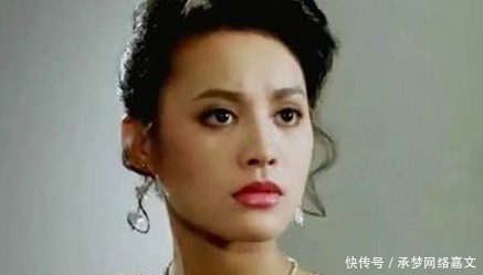 普罗大众 嫌弃航空餐,剧组骂导演,怼天怼地的宁静,却把温柔给了他