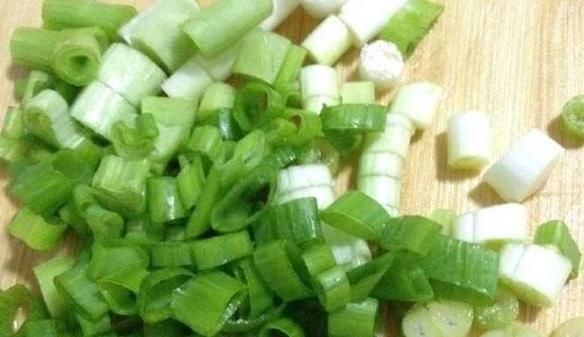 常生活中|经常吃青葱的人可以收获五大好处,其中之一,大多数人都想要!