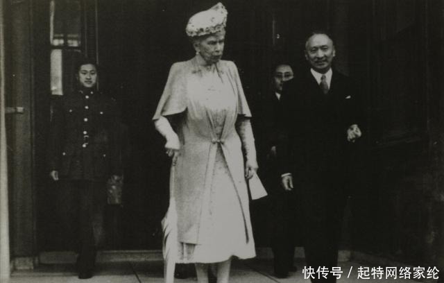 老照片:图1穿旗袍爬梯子的林徽因,图6活了112岁的复旦校花