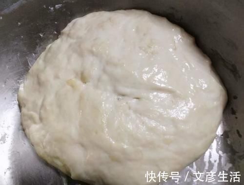 薄皮韭菜馅饼，不发面不烫面，柔软劲道馅鲜美，皮薄如纸味道佳