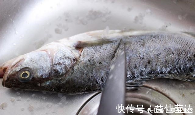 鱼不论怎么蒸都发腥牢记这2点,不腥肉嫩还很鲜