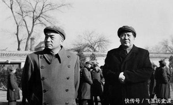 朱德|毛主席与彭德怀会师，彩台突然倒塌了！朱德：垮了台搭起再干