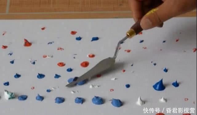 乱挤|美术生太有钱了,乱挤颜料不心疼,看到成品真是打扰了