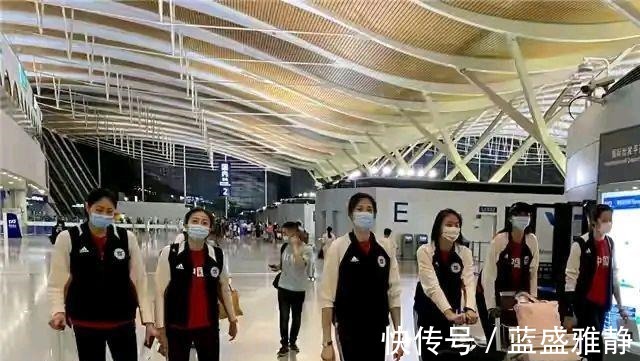 胡铭媛|副攻上线,郎导和安家杰轮流指点,中国女排副攻第三人基本定夺了!