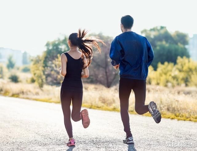 运动强度|跑步和慢走有什么区别？无论选择哪种运动，适合自己比较重要