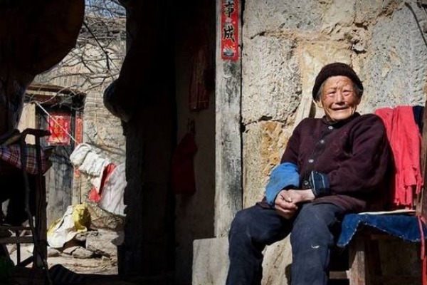 老祖宗说“进家之蛇不可打”,为何家里的蛇不能打,有何道理