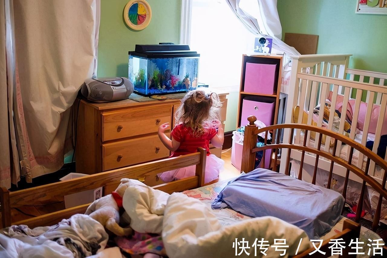 房间|孩子的房间里,这3个地方越乱,说明他越聪明,家长别随便收拾