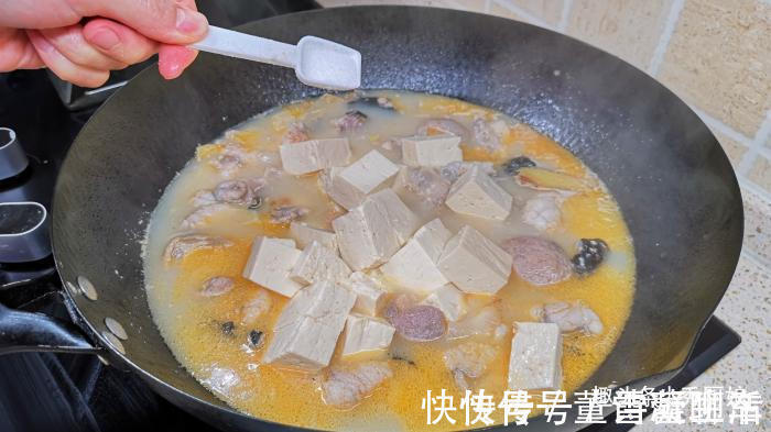 蛤蟆鱼|入秋后,遇到此鱼别不懂吃,营养极高,女性要多吃,炖豆腐吃最香