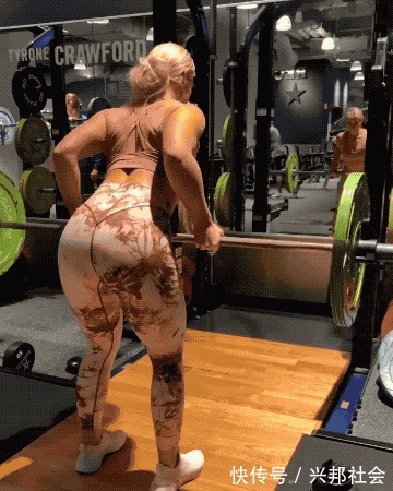 身材|4个练背的动作,轻松练出身材体型,让女性魅力提升明显