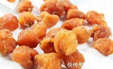 月经期间|女生来例假时 别错过4种零食 排净子宫污血