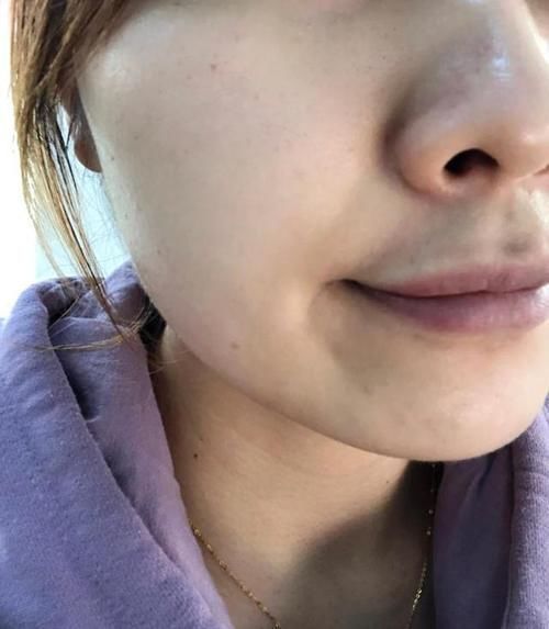 长期不涂口红的女生，嘴巴都成什么样了？看这3点就很明显！