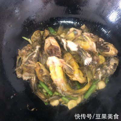 这道黄丫角焖鸡蛋连续吃了3碗，全家人都一致好评