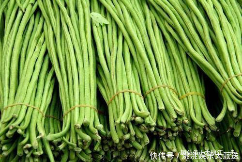 让长豆角|豆角炒肉,肉片先下锅就错了,难怪难吃不入味,大厨这样做才对