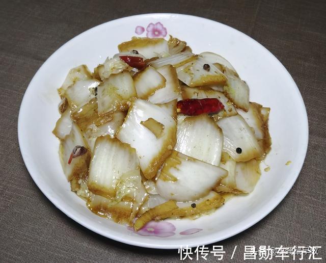 厨友们|家常醋溜白菜怎么做最好吃？掌握这三个窍门，脆嫩鲜香，美味下饭