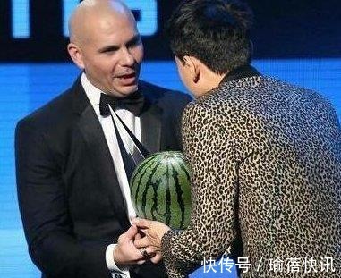 |明星搞笑表情包关晓彤尴尬,张杰实力cose,邓紫棋神还原