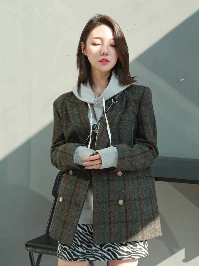 穿搭|立秋后,用西服搭配裙子时髦又显气质,小个子的女生都爱了
