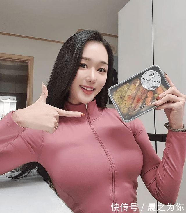 拉伸|25岁当模特,28岁当健身房老板娘,这样的身材是如何炼成的