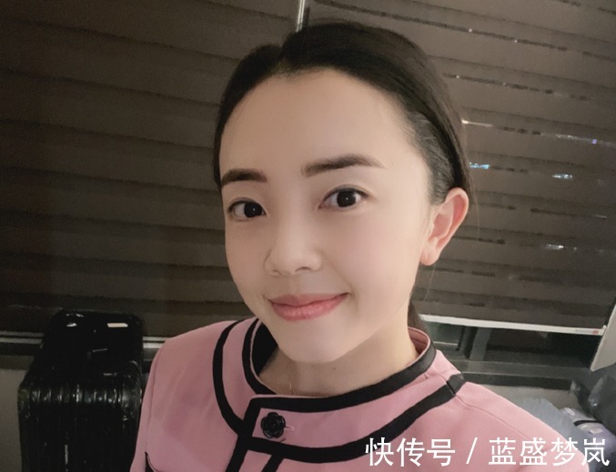 东哥|人气高！华裔美女田志希与樊振东合影，期待两人搭档混双，很开心！