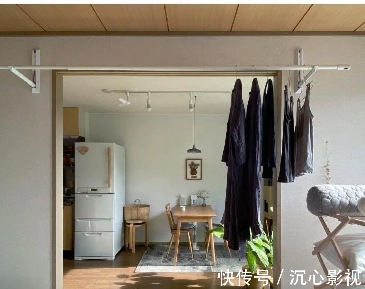 地方|没阳台找不到地方晾衣服?这样设计至少能晾50件衣服
