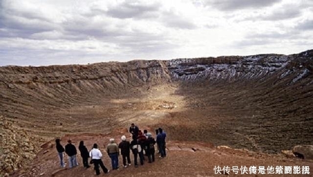 居民 南非一陨石坑：坑中住有55万居民，还有1千吨钻石黄金